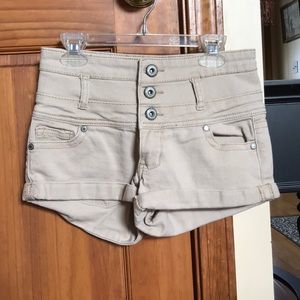 High waisted khaki shorts with 3 buttons